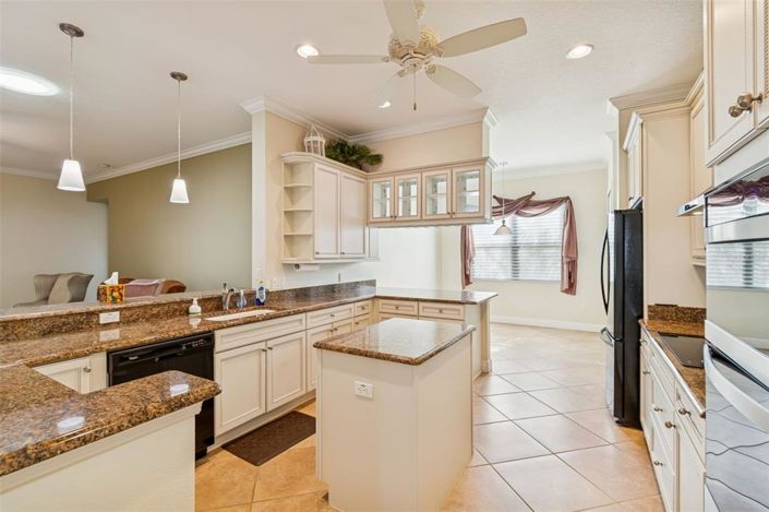 Image No.17-3 Bed House for sale