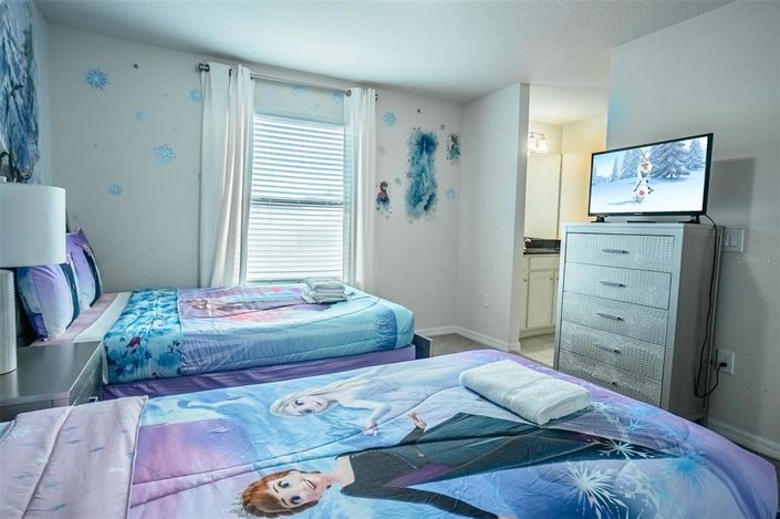 Image No.30-8 Bed House for sale