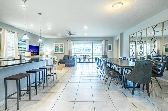 Image No.6-8 Bed House for sale