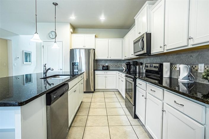 Image No.7-8 Bed House for sale