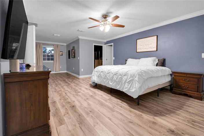 Image No.5-5 Bed House for sale