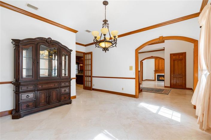 Image No.19-5 Bed House for sale