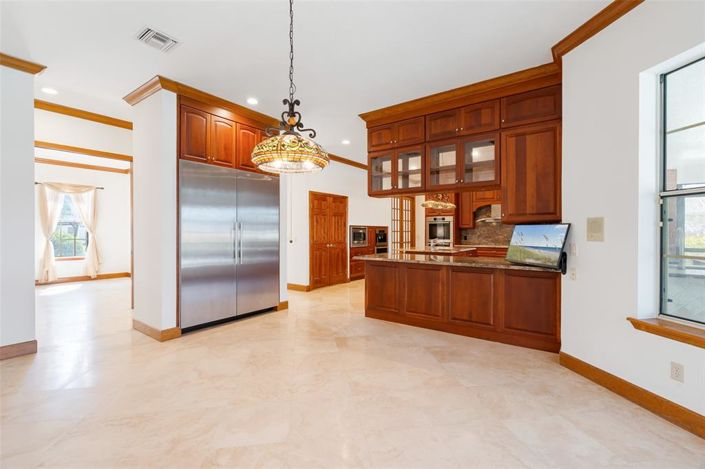 Image No.34-5 Bed House for sale