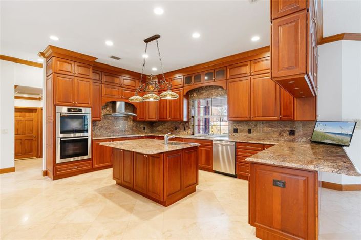 Image No.37-5 Bed House for sale