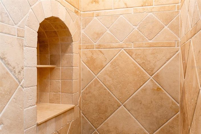 Image No.48-5 Bed House for sale