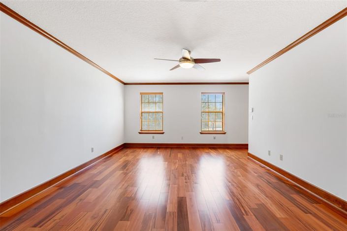 Image No.54-5 Bed House for sale