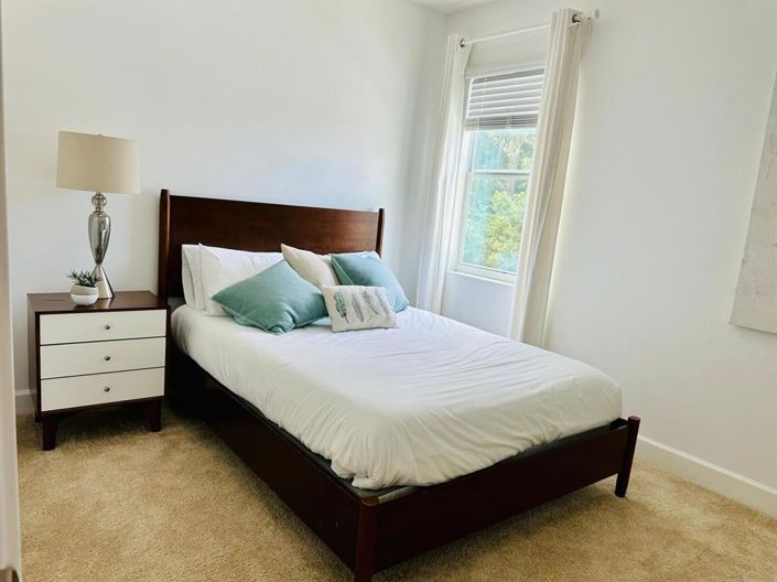 Image No.24-8 Bed House for sale