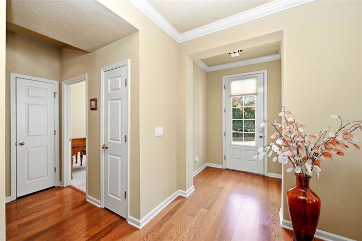 Image No.10-3 Bed House for sale