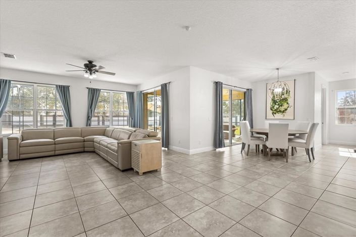 Image No.5-Maison de 6 chambres à vendre à Saint John