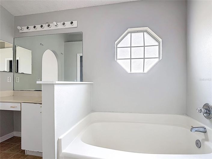 Image No.17-3 Bed House for sale