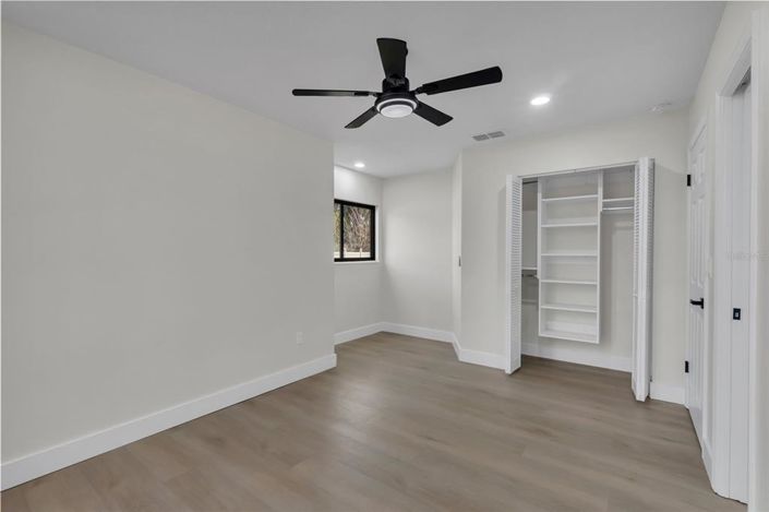 Image No.10-4 Bed House for sale