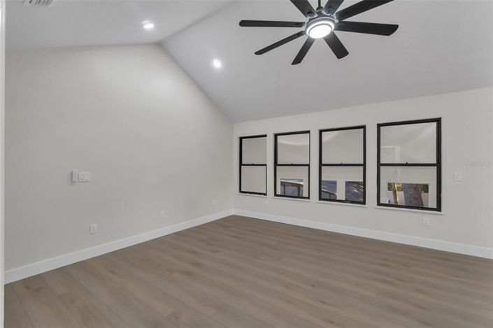 Image No.13-4 Bed House for sale