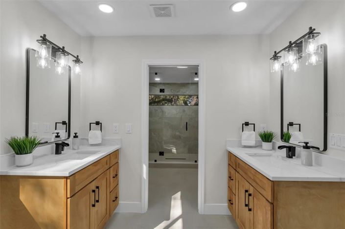 Image No.16-4 Bed House for sale