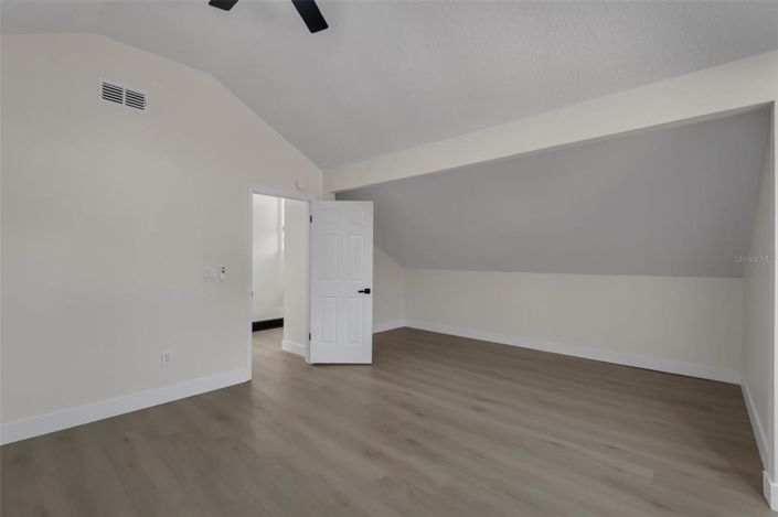 Image No.20-4 Bed House for sale