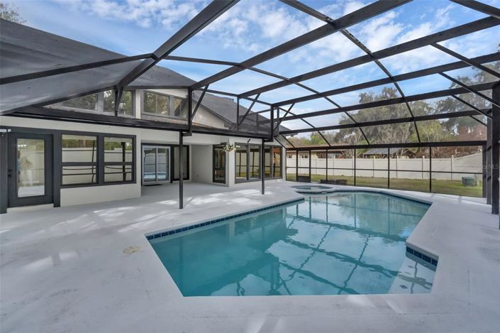 Image No.27-4 Bed House for sale