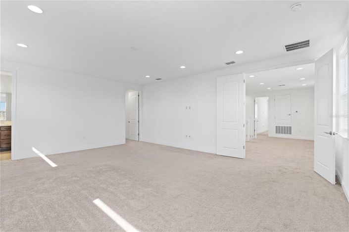 Image No.17-5 Bed House for sale