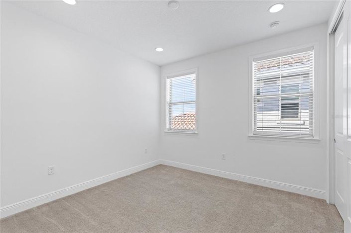 Image No.19-5 Bed House for sale