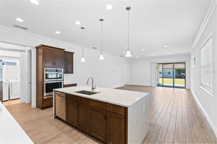 Image No.3-5 Bed House for sale