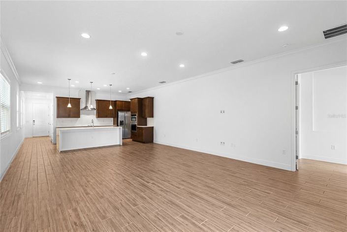 Image No.6-5 Bed House for sale