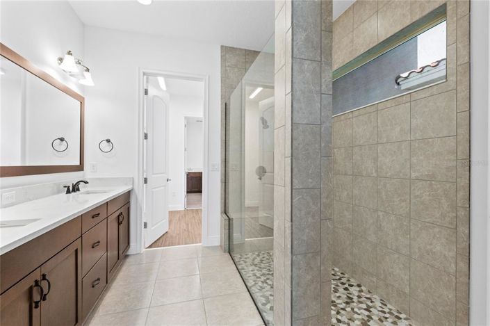 Image No.9-5 Bed House for sale