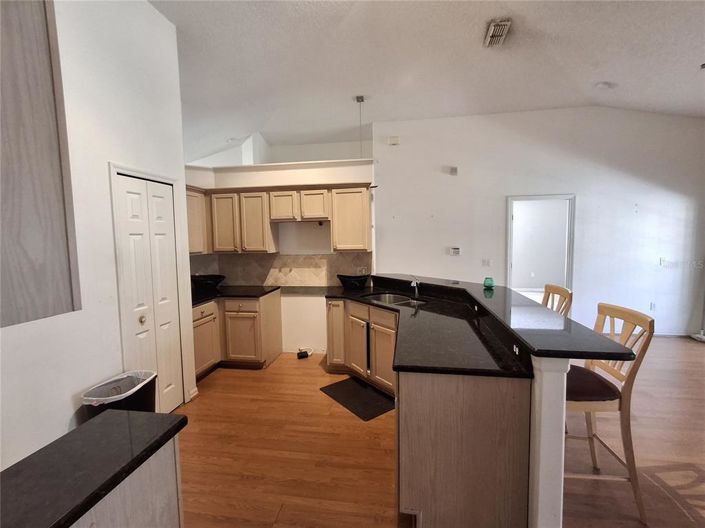 Image No.2-Maison de 4 chambres à vendre à Saint John