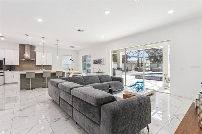 Image No.3-Maison de 5 chambres à vendre à Saint John