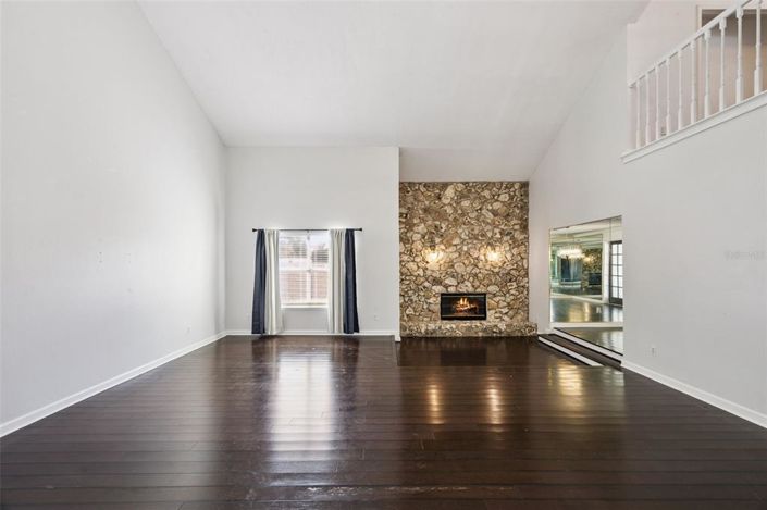 Image No.11-3 Bed House for sale