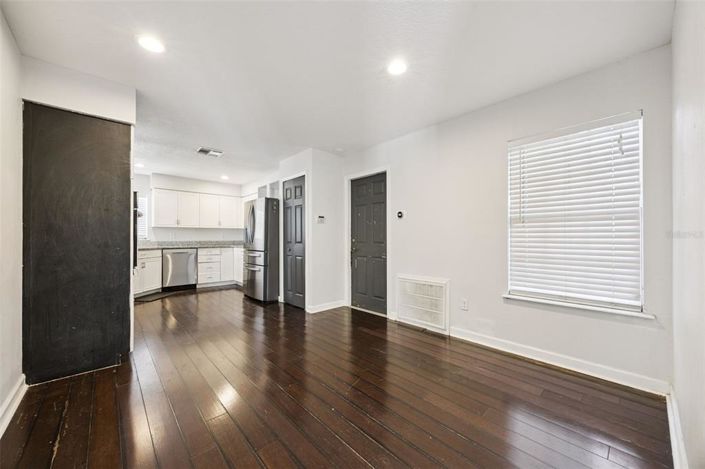 Image No.14-3 Bed House for sale