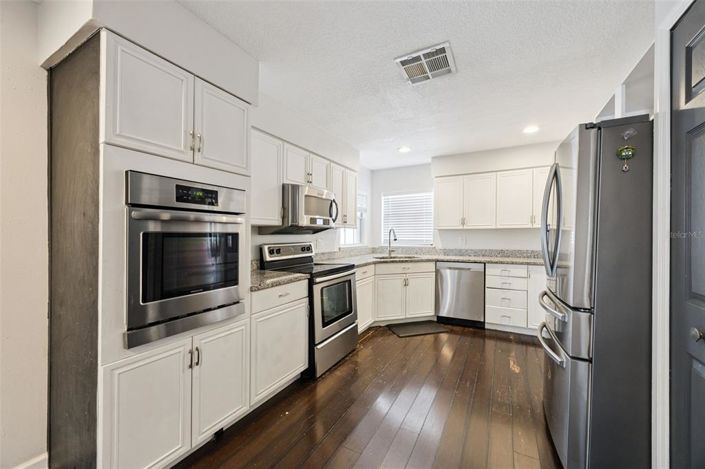 Image No.16-3 Bed House for sale