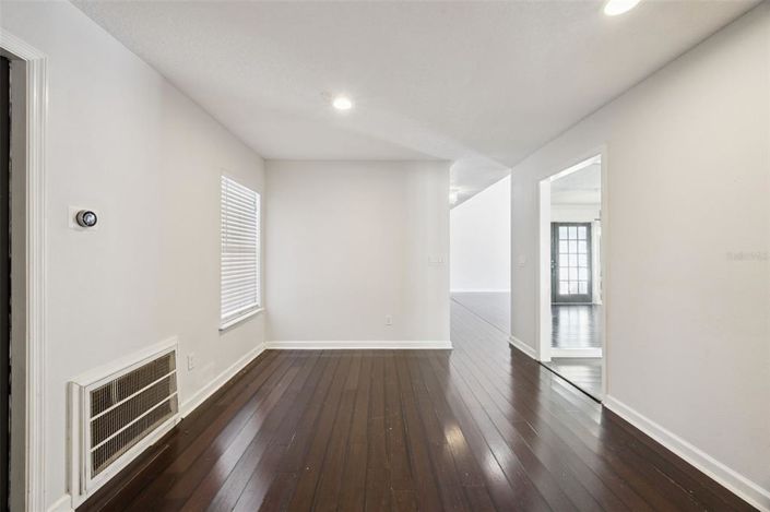 Image No.28-3 Bed House for sale