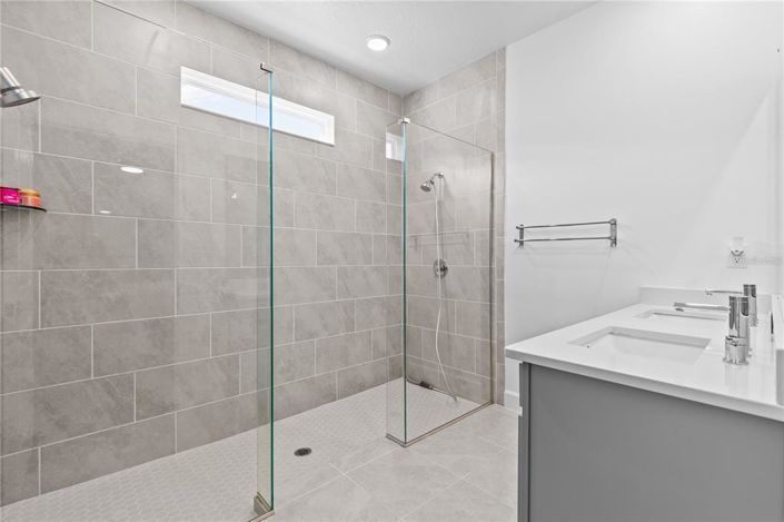 Image No.22-4 Bed House for sale