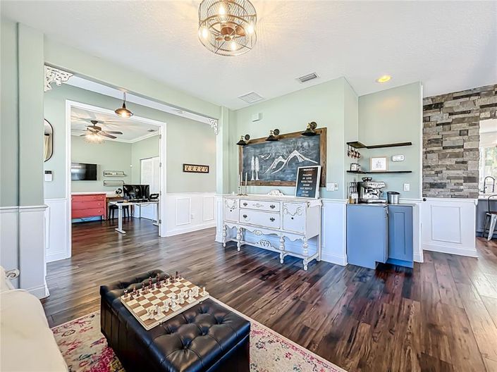 Image No.19-4 Bed House for sale