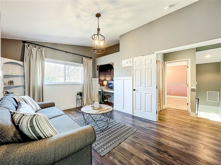 Image No.36-4 Bed House for sale