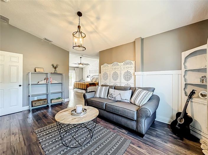 Image No.38-4 Bed House for sale