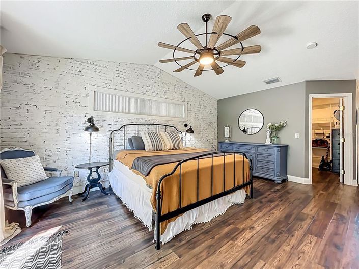 Image No.41-4 Bed House for sale