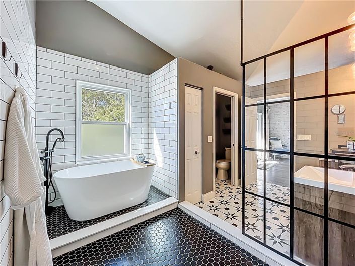 Image No.48-4 Bed House for sale