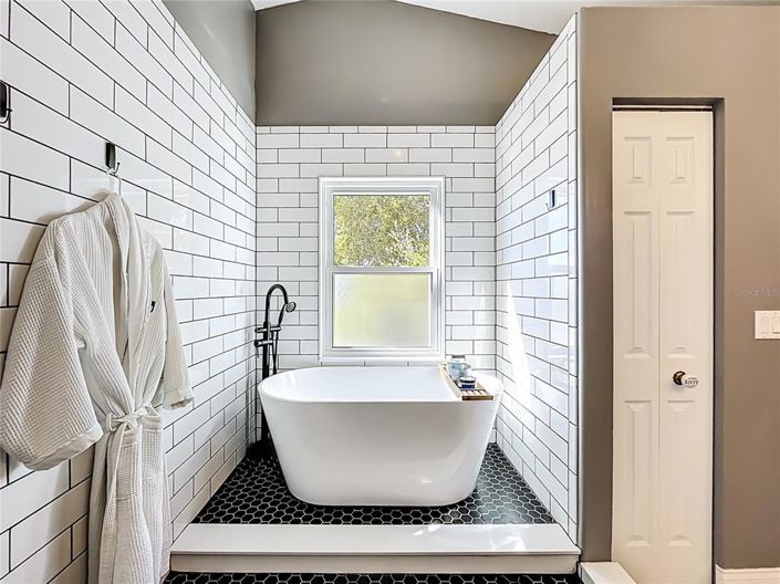 Image No.49-4 Bed House for sale