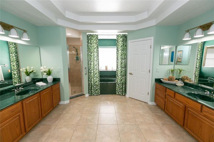 Image No.19-5 Bed House for sale