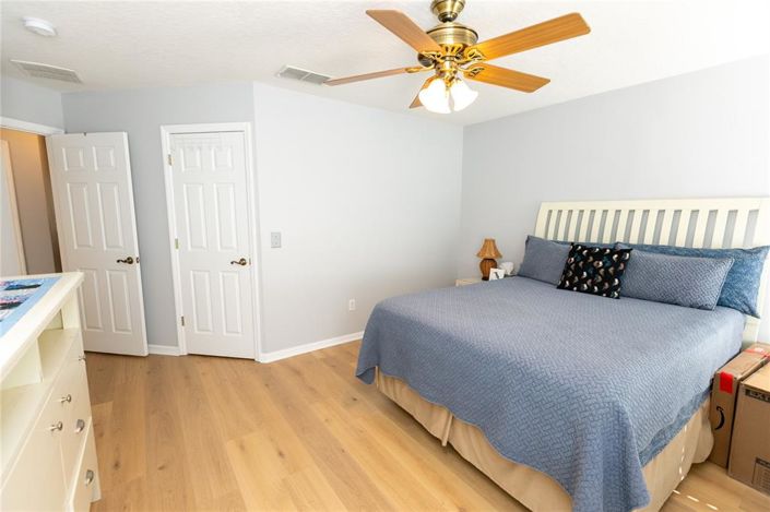 Image No.23-5 Bed House for sale