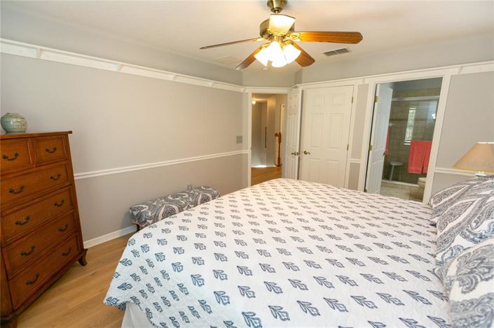 Image No.27-5 Bed House for sale