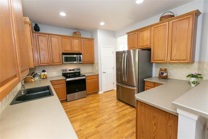 Image No.8-5 Bed House for sale