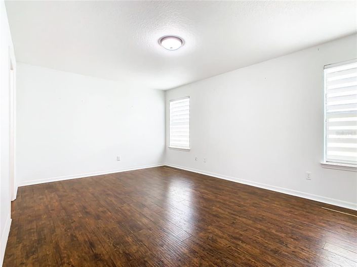 Image No.27-5 Bed House for sale