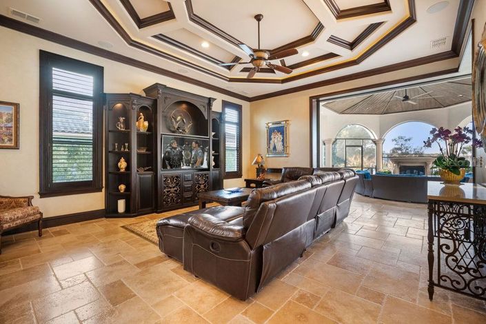 Image No.23-5 Bed House for sale