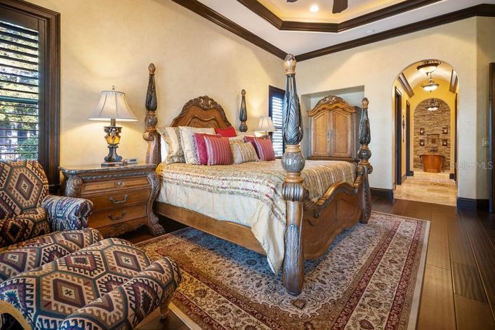 Image No.36-5 Bed House for sale