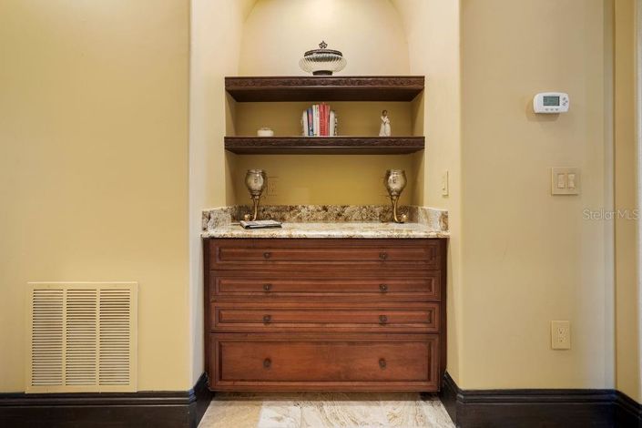 Image No.38-5 Bed House for sale