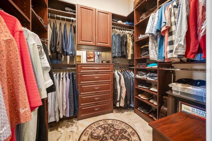 Image No.40-5 Bed House for sale