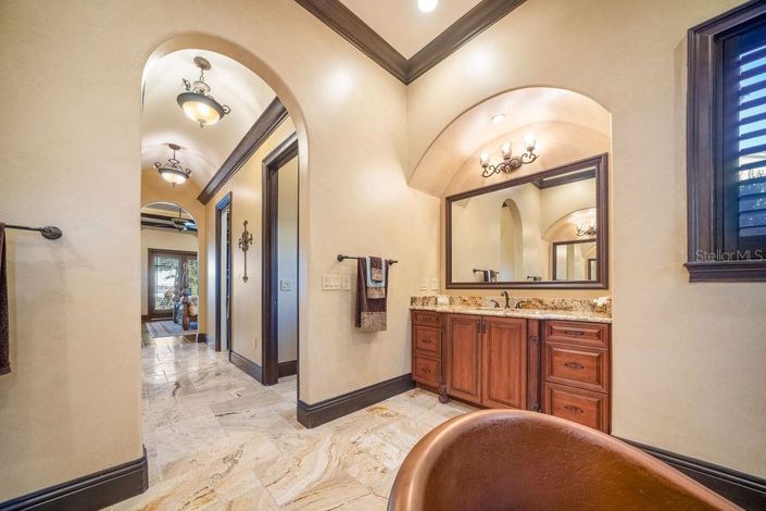 Image No.43-5 Bed House for sale