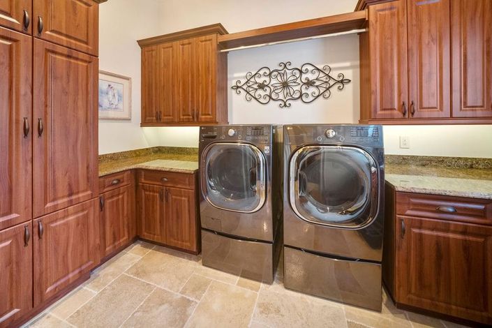 Image No.50-5 Bed House for sale