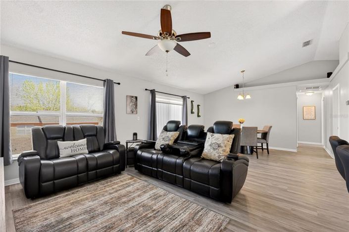 Image No.12-3 Bed House for sale