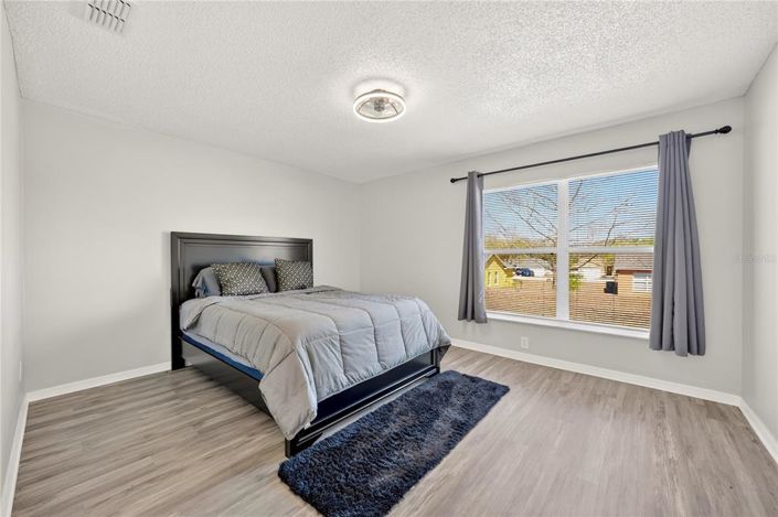 Image No.18-3 Bed House for sale